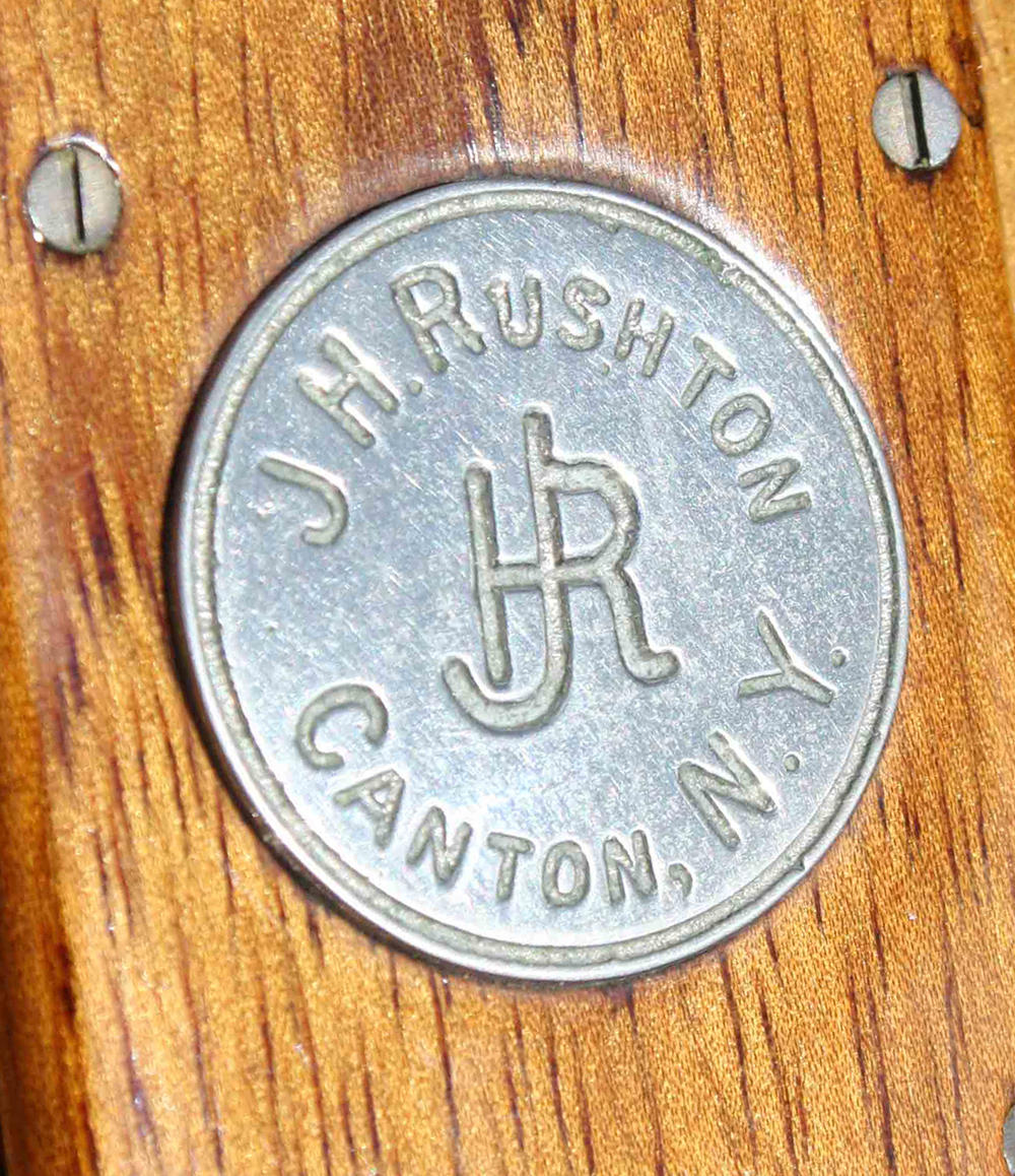 Rushton Monogram medallion